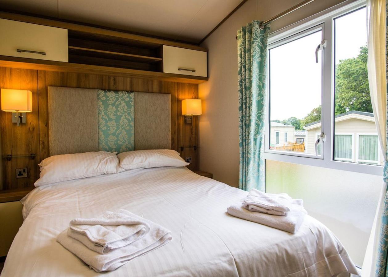 Ocean Heights Holiday Park New Quay  Extérieur photo