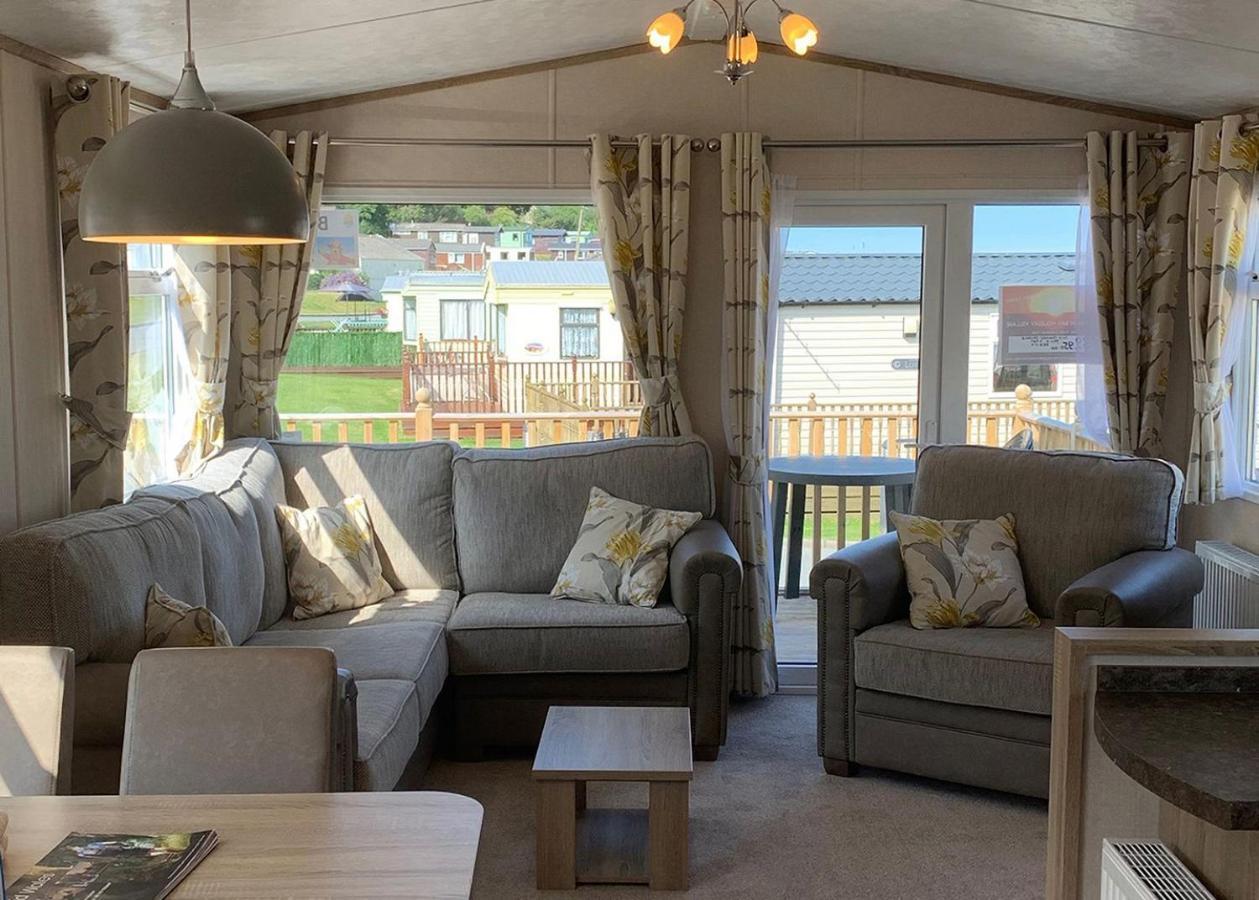 Ocean Heights Holiday Park New Quay  Extérieur photo