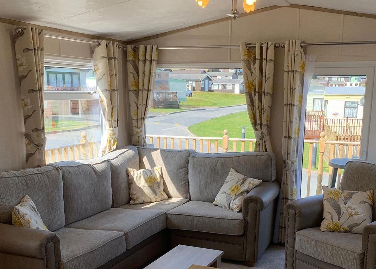 Ocean Heights Holiday Park New Quay  Extérieur photo