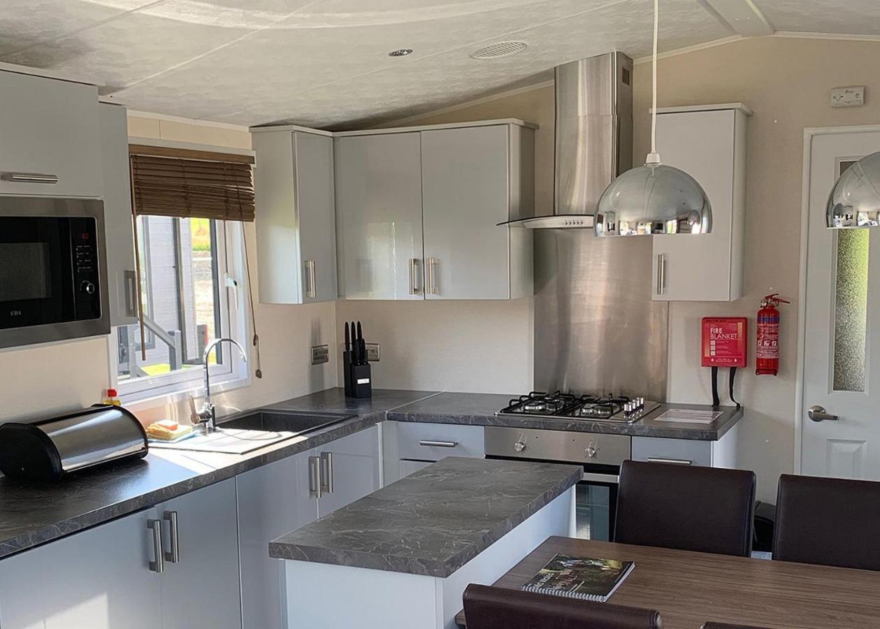 Ocean Heights Holiday Park New Quay  Extérieur photo