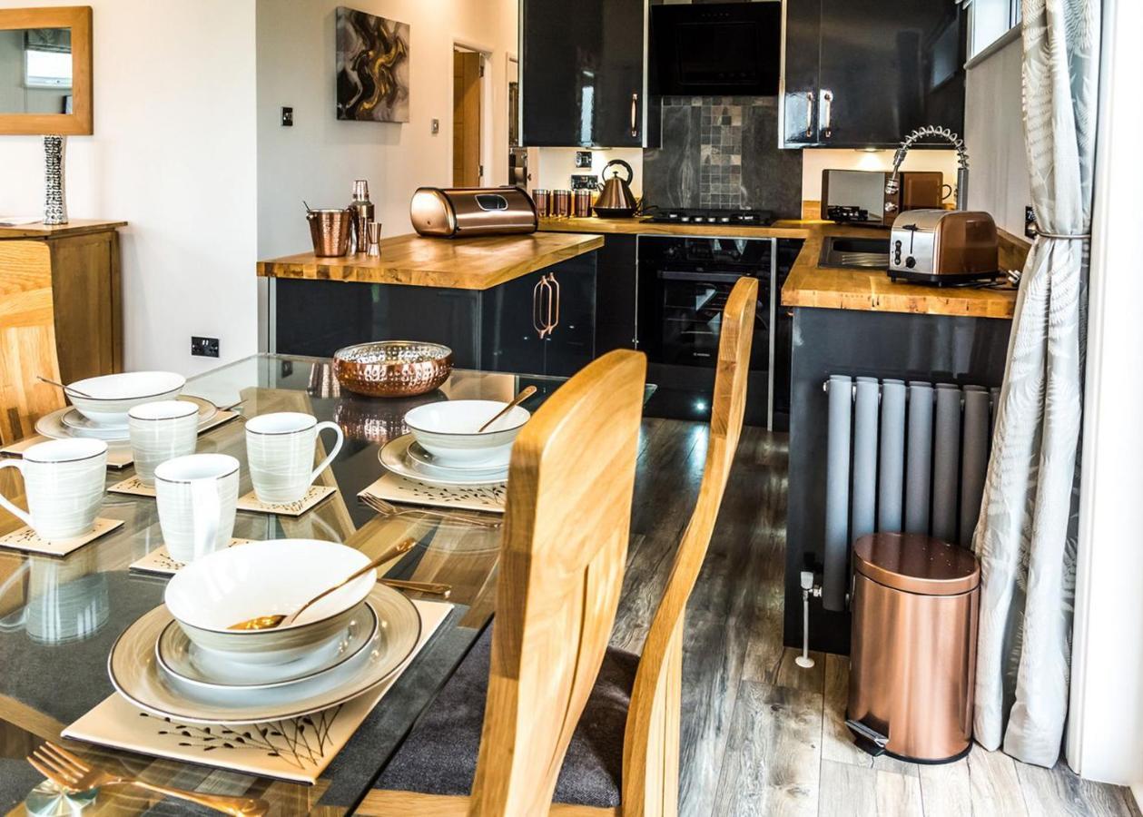 Ocean Heights Holiday Park New Quay  Extérieur photo