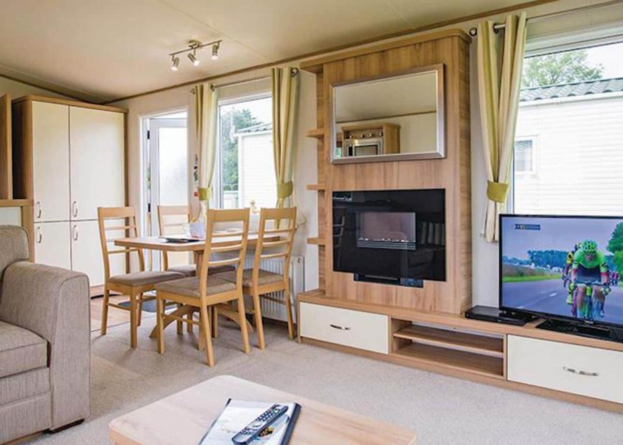 Ocean Heights Holiday Park New Quay  Extérieur photo